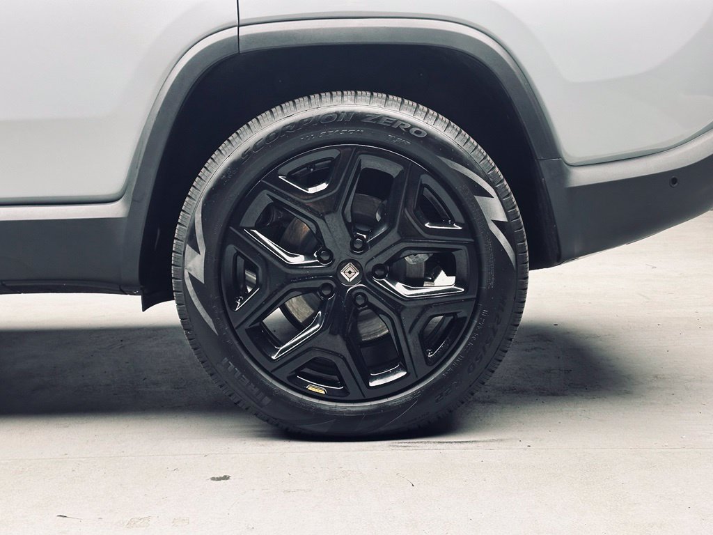 Used 2024 Rivian R1S Adventure Dual AWD/4WD image 41