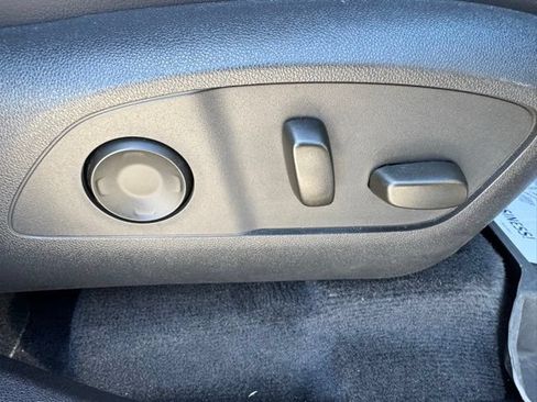 Used 2025 Buick Enclave Sport Touring AWD/4WD image 31