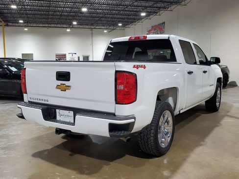 Used 2018 Chevrolet Silverado 1500 Custom w/ Custom Value Package AWD/4WD image 10