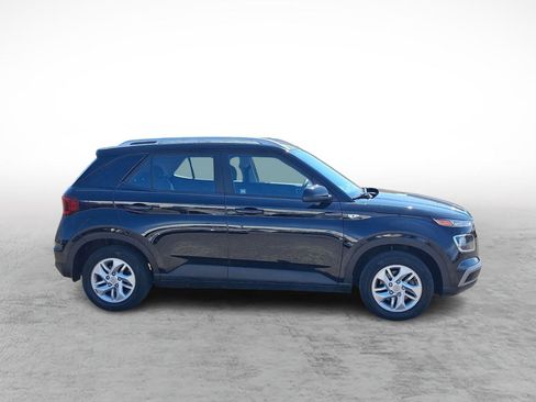 Used 2020 Hyundai Venue SEL FWD image 6