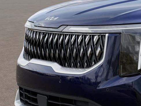 New 2026 Kia Carnival LX FWD image 13