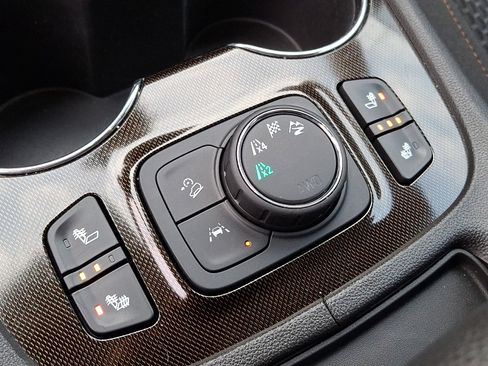 Used 2023 GMC Acadia AT4 AWD/4WD image 25
