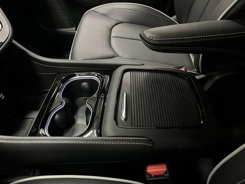 New 2026 Chrysler Pacifica Limited w/ S Appearance Package image 21