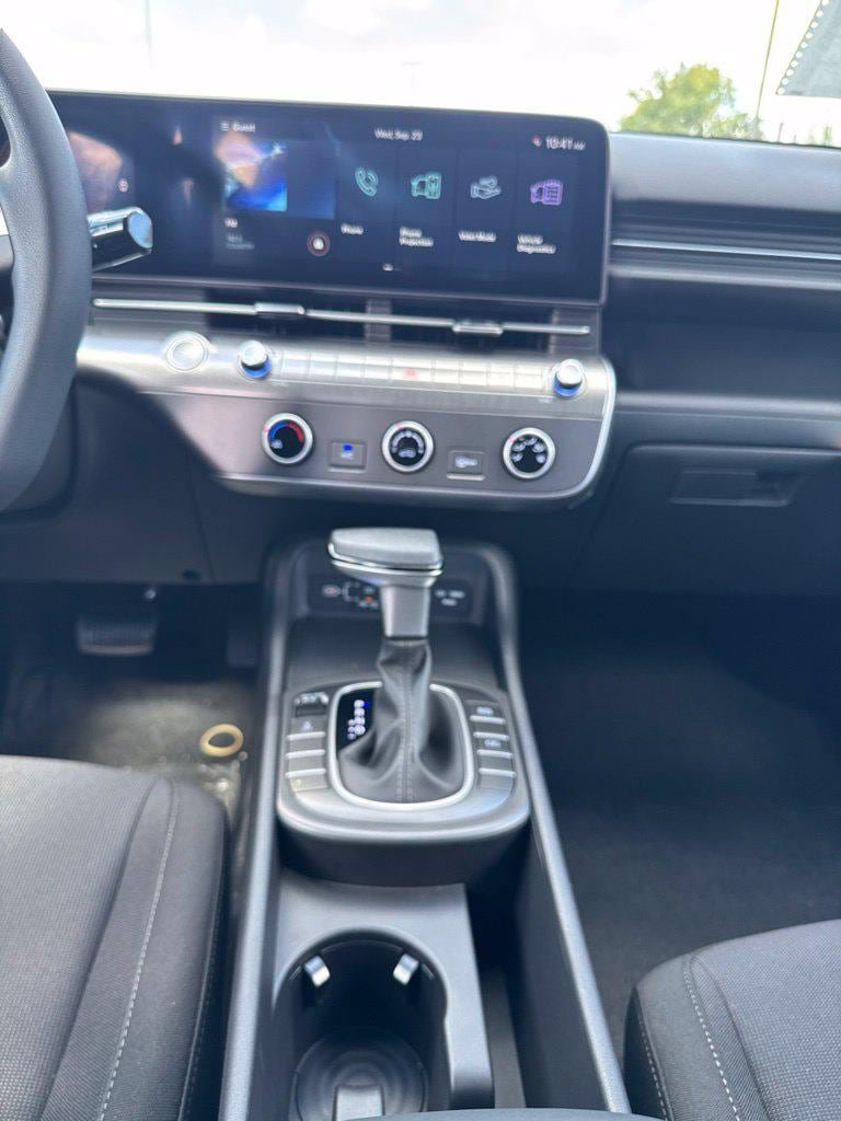 New 2027 Hyundai Kona SE AWD/4WD image 23