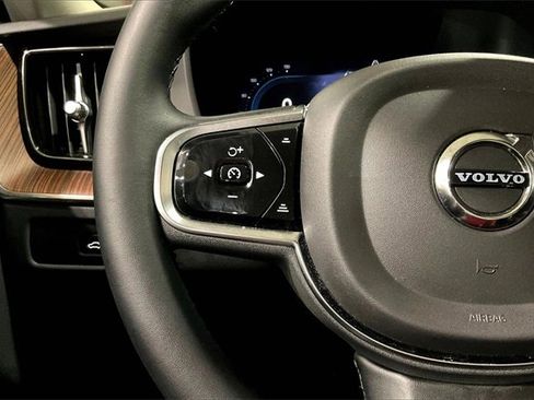 Certified 2023 Volvo XC60 B5 Plus w/ Climate Package image 18