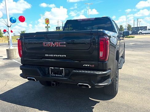 Used 2024 GMC Sierra 1500 AT4 w/ Technology Package AWD/4WD image 12