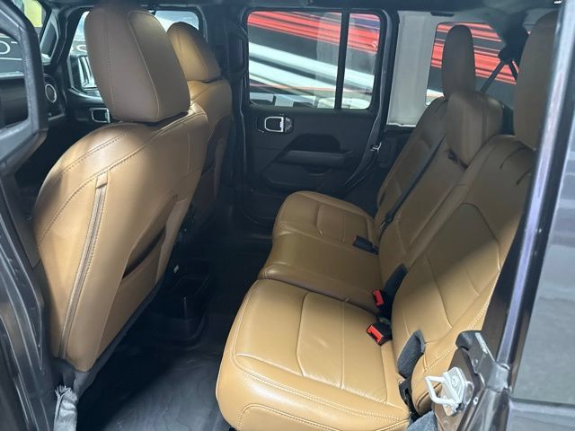 Used 2022 Jeep Wrangler Unlimited Sahara w/ LED Lighting Group AWD/4WD image 13