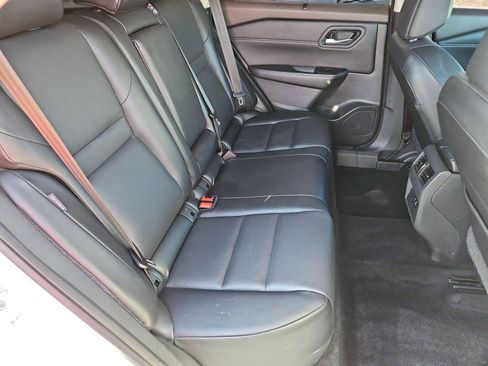 Used 2023 Nissan Rogue SV w/ SV Premium B Package image 21