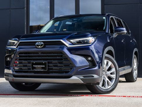 Used 2025 Toyota Grand Highlander AWD image 1