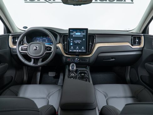New 2026 Volvo XC60 B5 Plus w/ Climate Package AWD/4WD image 15