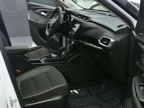 Used 2021 Chevrolet TrailBlazer LT w/ Convenience Package AWD/4WD image 17
