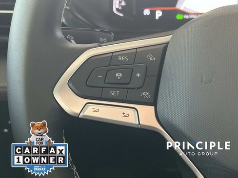 Used 2022 Volkswagen Taos SEL w/ Panoramic Sunroof Package image 18