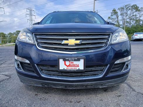 Used 2015 Chevrolet Traverse LT w/ Style and Technology Package image 2