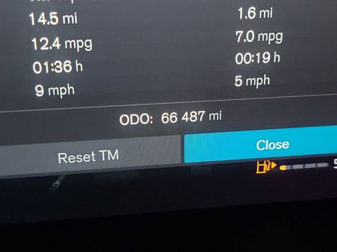 Used 2023 Volvo XC60 B5 Plus image 19