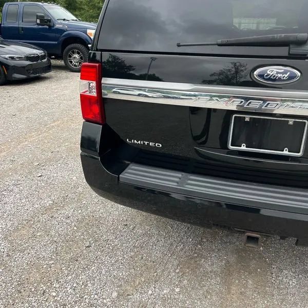Used 2016 Ford Expedition Limited w/ Equipment Group 301A AWD/4WD image 23