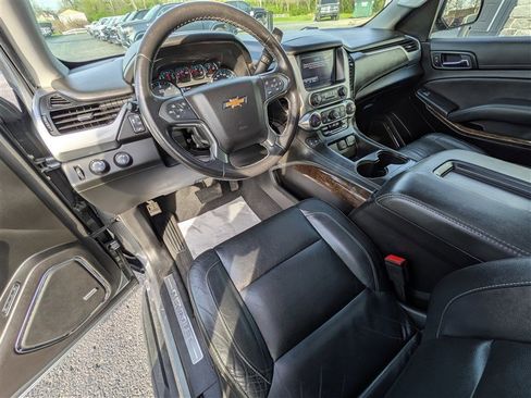 Used 2020 Chevrolet Suburban LT AWD/4WD image 13