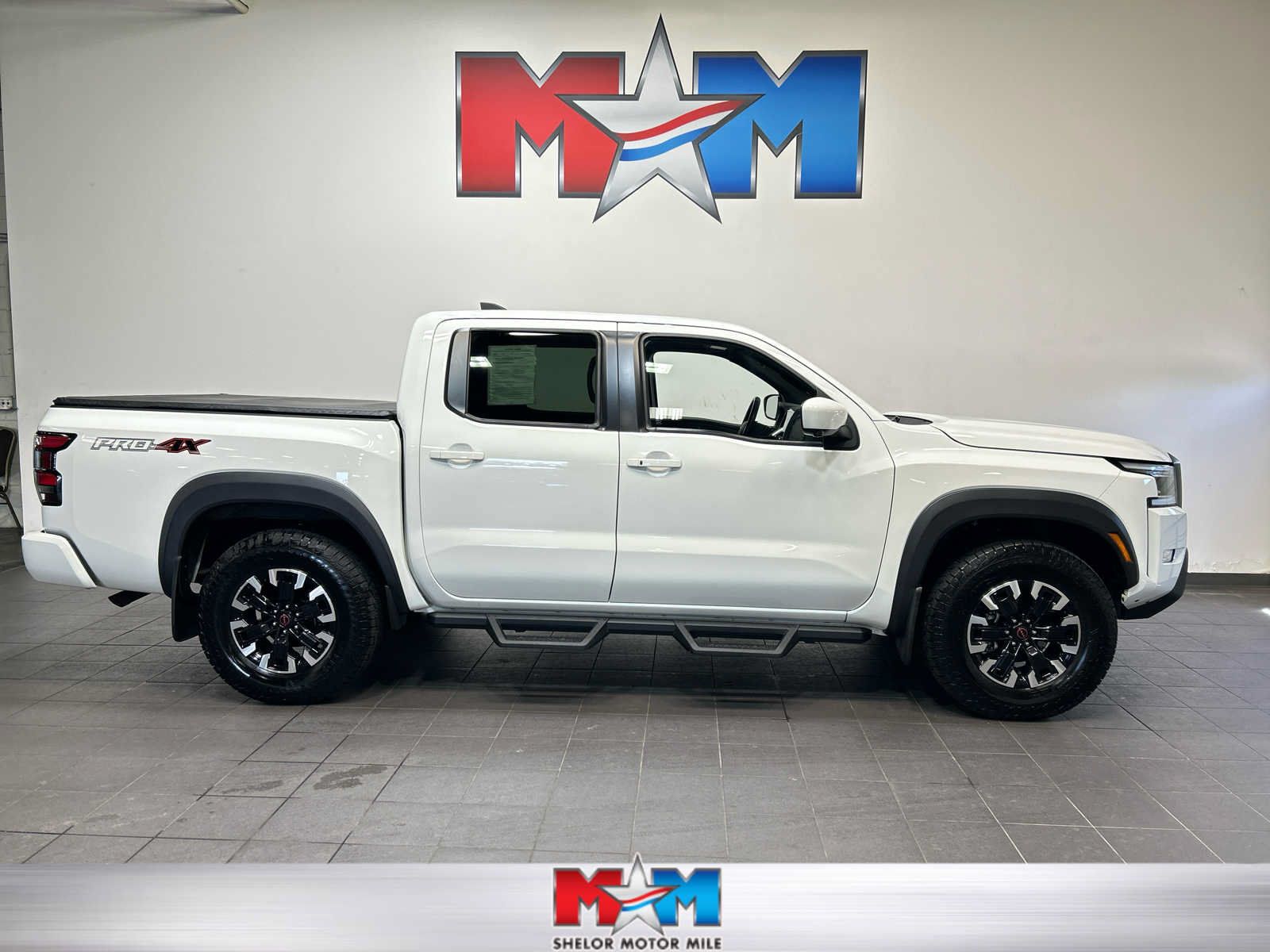 Used 2022 Nissan Frontier PRO-4X AWD/4WD image 1