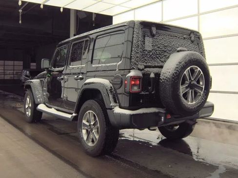 Used 2022 Jeep Wrangler Unlimited Sahara w/ Cold Weather Group image 4