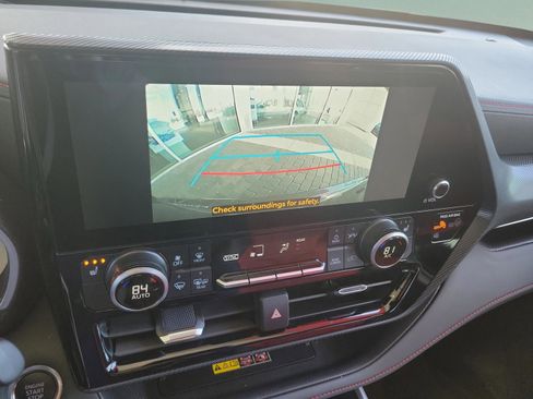 Certified 2025 Toyota Highlander XSE image 18