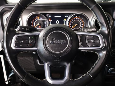 Used 2020 Jeep Wrangler Unlimited Sahara image 3