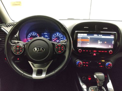 Used 2020 Kia Soul EX image 22