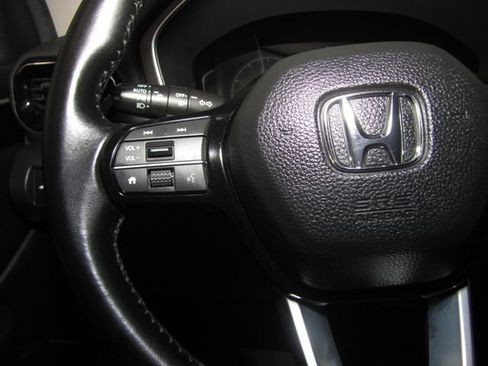 Certified 2025 Honda Pilot Touring image 5