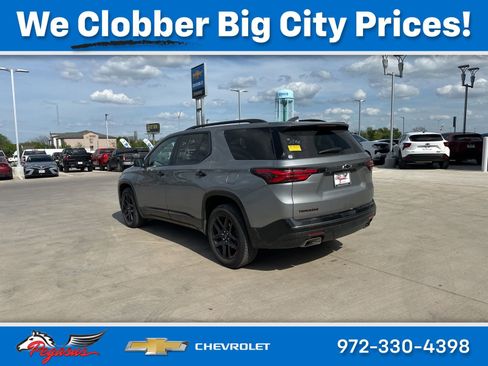 Used 2023 Chevrolet Traverse Premier w/ Redline Edition image 3