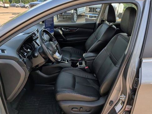 Used 2021 Nissan Rogue Sport SL FWD image 9