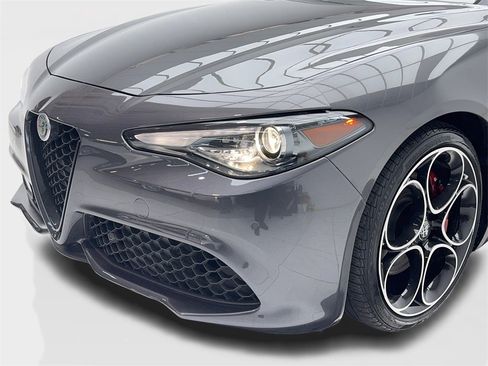 Used 2022 Alfa Romeo Giulia Veloce image 5