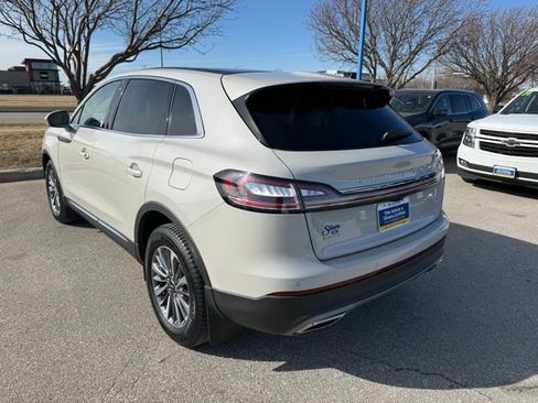 Certified 2022 Lincoln Nautilus Reserve image 6