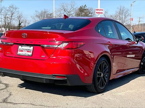 Used 2025 Toyota Camry SE image 12