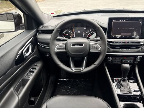 New 2026 Jeep Compass Limited image 15