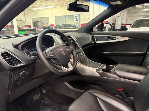 Used 2017 Lincoln MKX Premiere image 19