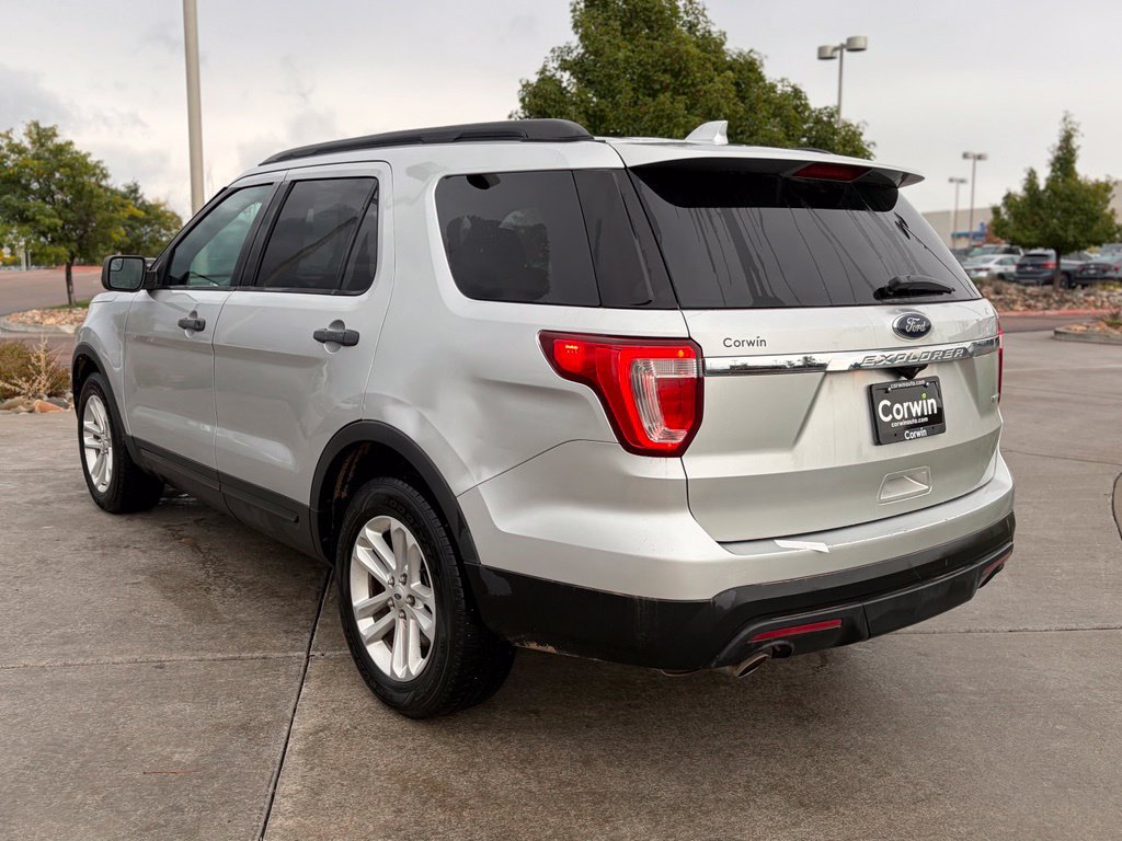 Used 2016 Ford Explorer 4WD image 3