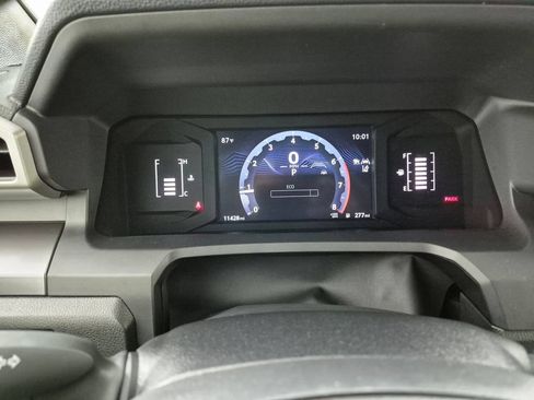Used 2025 Toyota Tacoma SR5 AWD/4WD image 16