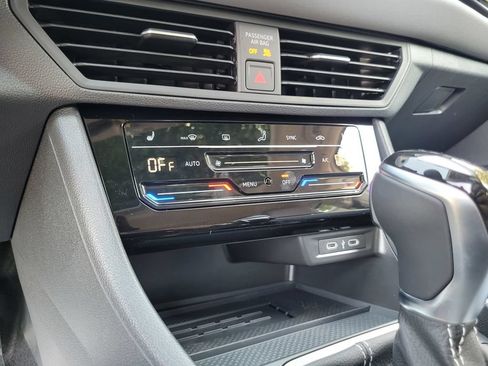 New 2026 Volkswagen Jetta SE FWD image 19