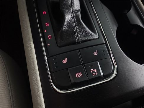 Used 2016 Kia Sedona LX w/ Option Group 020 image 16