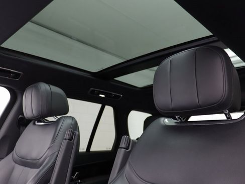 Used 2023 Land Rover Range Rover SE image 16