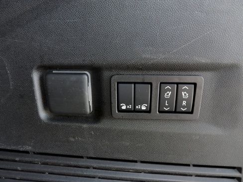 Certified 2025 GMC Yukon XL Denali AWD/4WD image 14