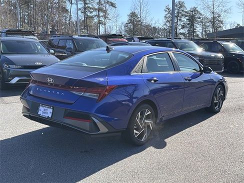 Certified 2025 Hyundai Elantra SEL image 7