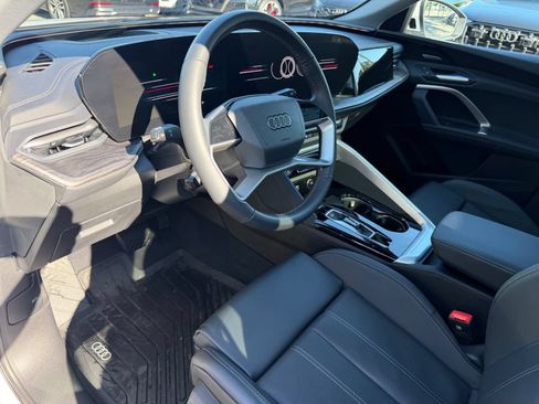 Used 2025 Audi Q5 Premium Plus w/ Premium Plus AWD/4WD image 16