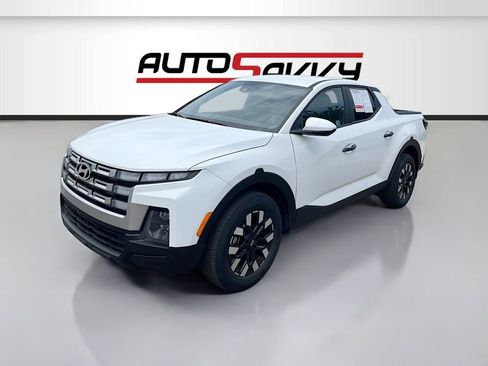 Used 2025 Hyundai Santa Cruz SE FWD image 3