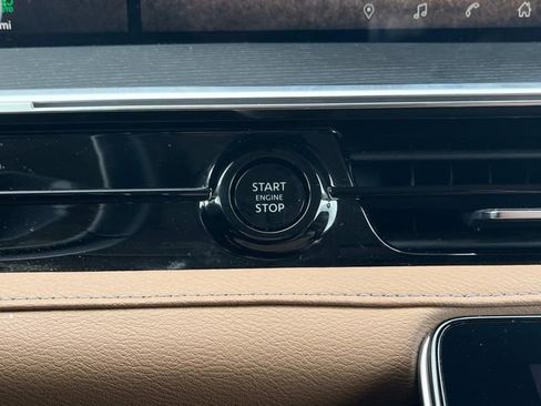 Used 2025 INFINITI QX80 Sensory image 42