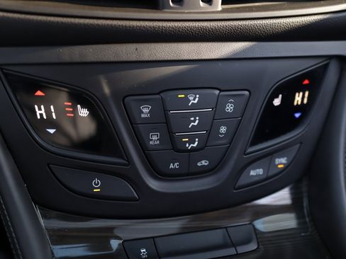 Used 2020 Buick Envision Premium image 16