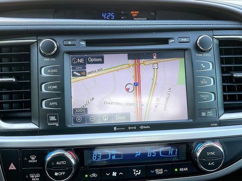 Used 2018 Toyota Highlander Limited image 14