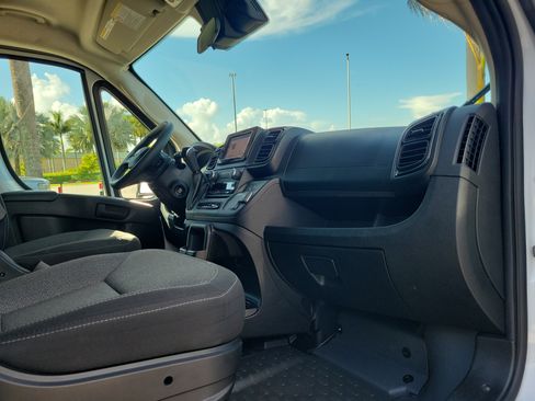 Used 2025 RAM ProMaster 2500 w/ U-Haul Equipment Group FWD image 13