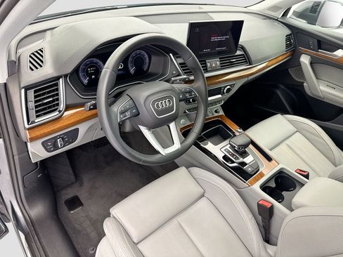 Certified 2024 Audi Q5 e Premium Plus w/ Premium Plus Package AWD/4WD image 9