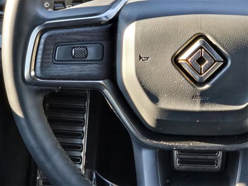 Used 2022 Rivian R1S Launch Edition image 15