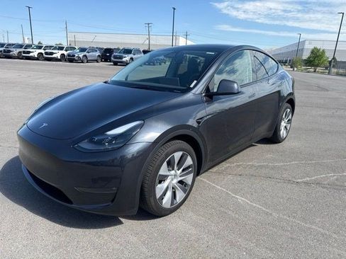 Used 2024 Tesla Model Y Long Range AWD/4WD image 9