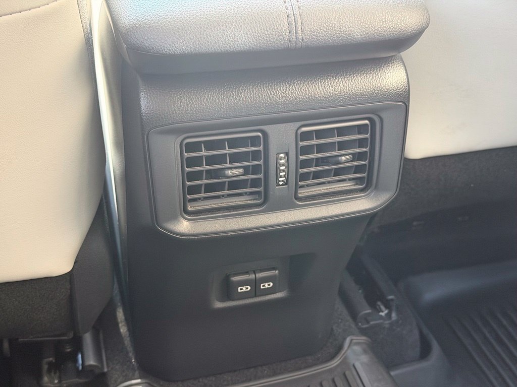 Used 2022 Toyota RAV4 XLE Premium AWD/4WD image 26